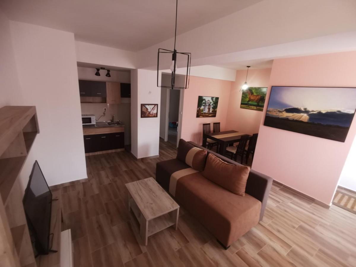 Crown Apartments Skopje Luaran gambar