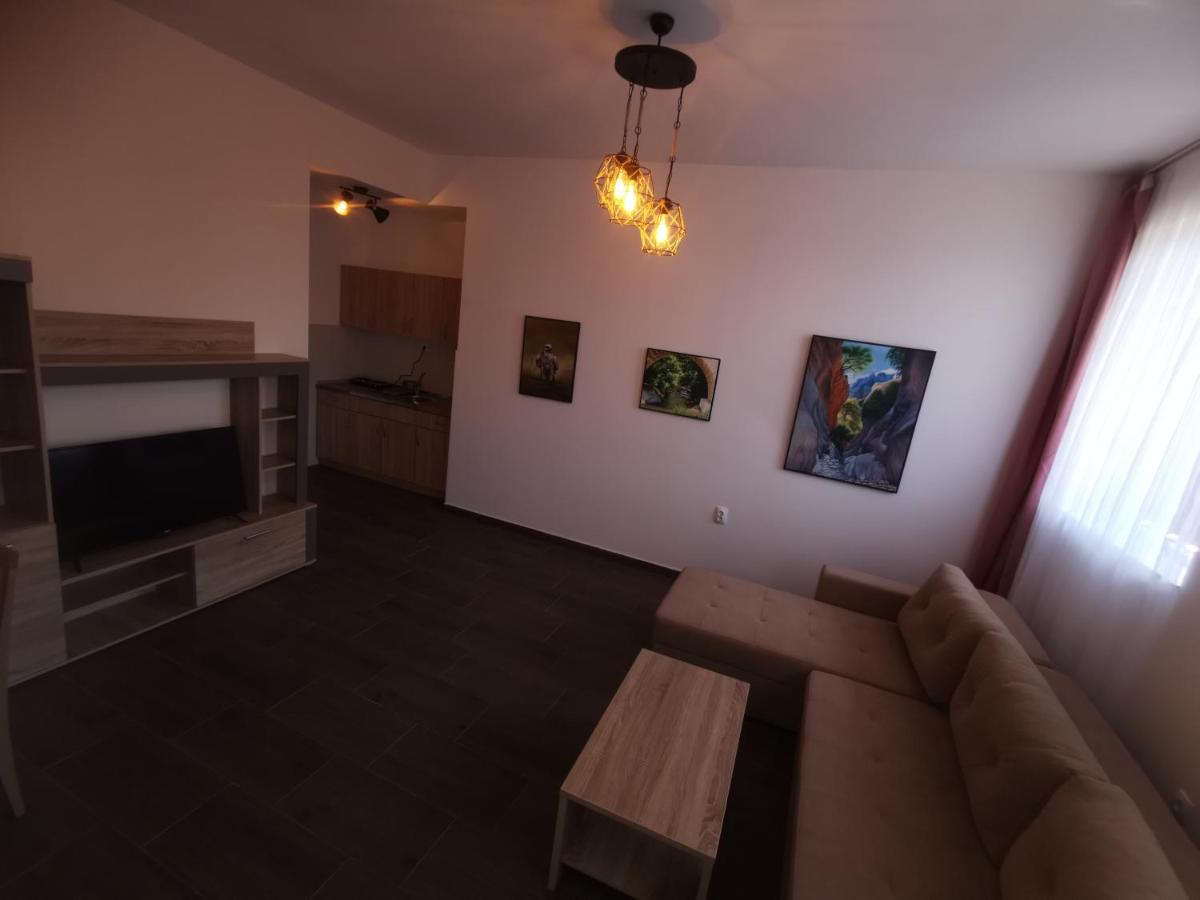 Crown Apartments Skopje Luaran gambar